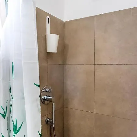 A23 - Monolocale In Centro Sx Apartamento *
